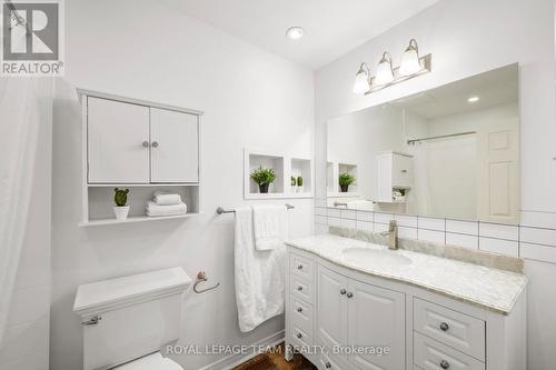 Updated full bathroom on 3rd level - 212 Provender Avenue, Ottawa, ON - Indoor Photo Showing Bathroom