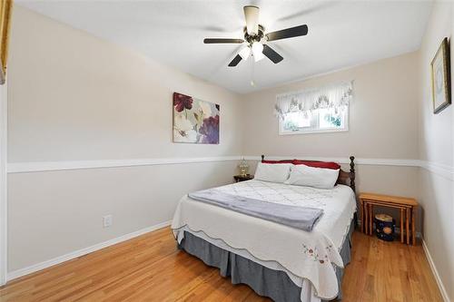 15 Sinnott St, Winnipeg, MB - Indoor Photo Showing Bedroom