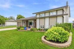 15 Sinnott ST  Winnipeg, MB R3R 2J9
