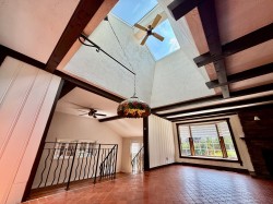 Interior - 