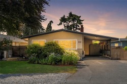 3552 Elliston Ave Saanich, BC V8X 1R5