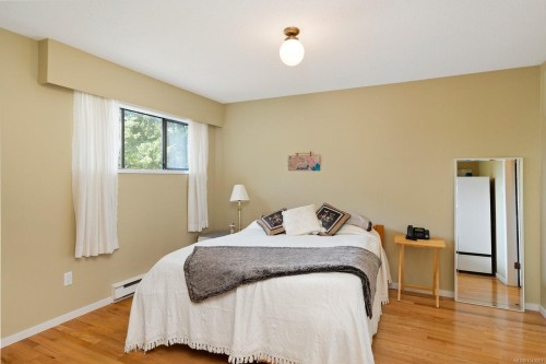 764 Mann Ave, Saanich, BC 