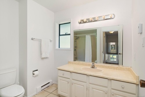 764 Mann Ave, Saanich, BC 