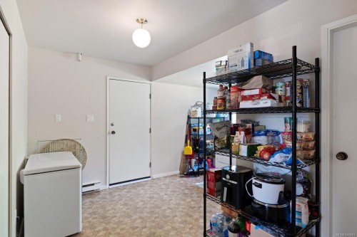 764 Mann Ave, Saanich, BC 