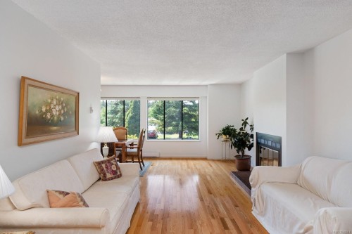 764 Mann Ave, Saanich, BC 