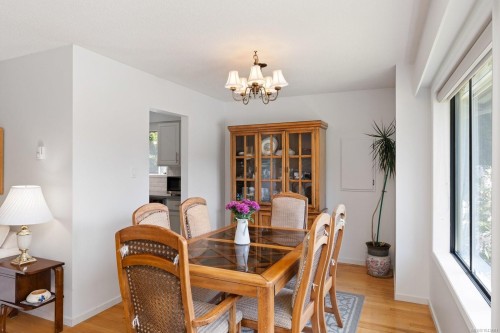 764 Mann Ave, Saanich, BC 