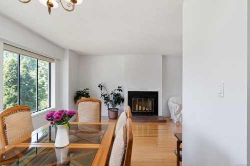 764 Mann Ave, Saanich, BC 