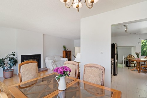 764 Mann Ave, Saanich, BC 