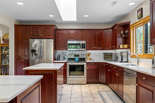 1204 Bazett Rd, Duncan, BC 