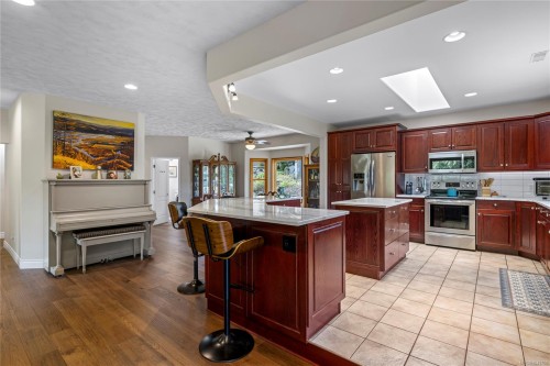 1204 Bazett Rd, Duncan, BC 