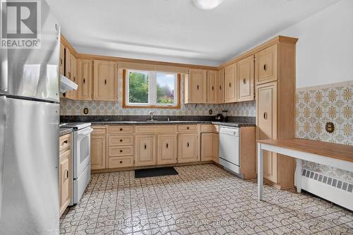 974 Greenbriar Avenue, Ottawa, ON - Indoor Photo Showing Kitchen