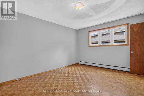 974 Greenbriar Avenue, Ottawa, ON - Indoor Photo Showing Other Room