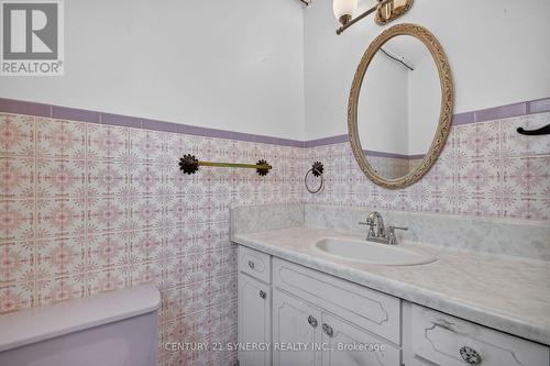 974 Greenbriar Avenue, Ottawa, ON - Indoor Photo Showing Bathroom
