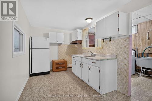 974 Greenbriar Avenue, Ottawa, ON - Indoor Photo Showing Kitchen