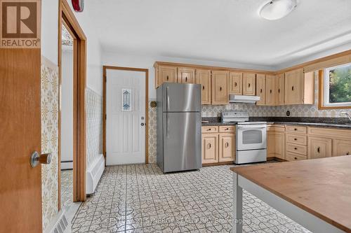 974 Greenbriar Avenue, Ottawa, ON - Indoor Photo Showing Kitchen