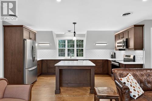 400 - 5 Cobourg Street, Goderich (Goderich (Town)), ON - Indoor Photo Showing Kitchen