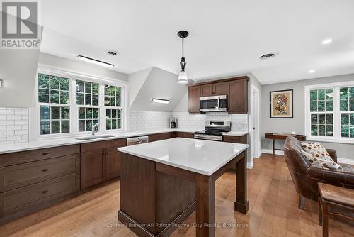 400 - 5 Cobourg Street, Goderich (Goderich (Town)), ON - Indoor Photo Showing Kitchen With Upgraded Kitchen