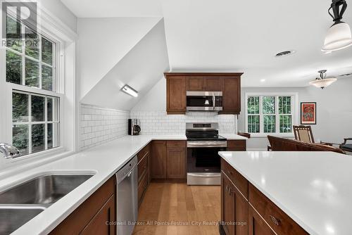 400 - 5 Cobourg Street, Goderich (Goderich (Town)), ON - Indoor Photo Showing Kitchen With Double Sink