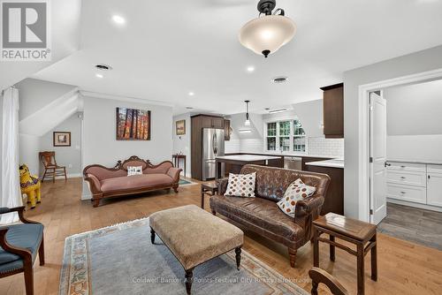 400 - 5 Cobourg Street, Goderich (Goderich (Town)), ON - Indoor Photo Showing Living Room