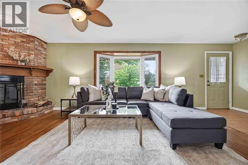 1150 Thomas Drive, Sarnia, ON - Indoor Photo Showing Living Room With Fireplace