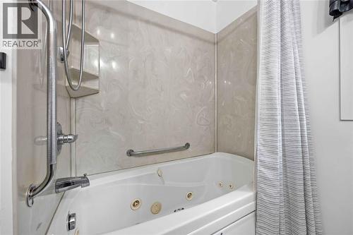 1150 Thomas Drive, Sarnia, ON - Indoor Photo Showing Bathroom