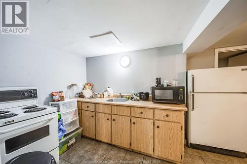 655 Chilver Rd., Windsor, ON - Indoor Photo Showing Kitchen