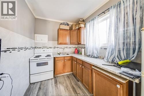 655 Chilver Rd., Windsor, ON - Indoor Photo Showing Kitchen