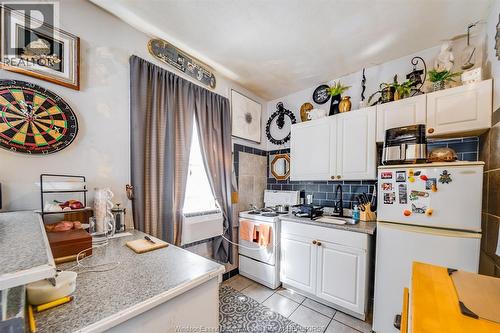 655 Chilver Rd., Windsor, ON - Indoor Photo Showing Kitchen