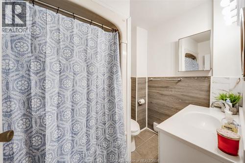 655 Chilver Rd., Windsor, ON - Indoor Photo Showing Bathroom