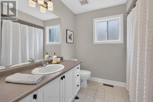 7 Emily Carr Crescent, Caledon, ON - Indoor Photo Showing Bathroom