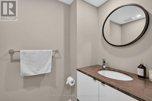 7 Emily Carr Crescent, Caledon, ON - Indoor Photo Showing Bathroom