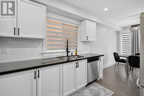 7 Emily Carr Crescent, Caledon, ON - Indoor Photo Showing Kitchen With Double Sink