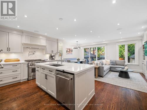 29 Maxwell Avenue, Toronto, ON - Indoor Photo Showing Kitchen With Upgraded Kitchen