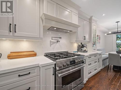 29 Maxwell Avenue, Toronto, ON - Indoor Photo Showing Kitchen With Upgraded Kitchen