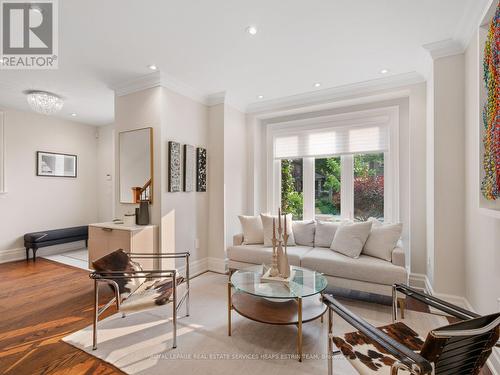 29 Maxwell Avenue, Toronto, ON - Indoor Photo Showing Living Room