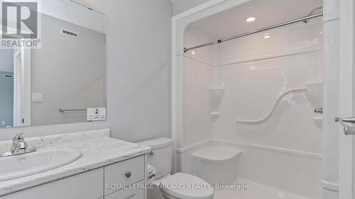 45 Harrow Lane, St. Thomas, ON - Indoor Photo Showing Bathroom