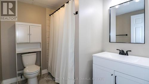 52 Denney Drive, Essa, ON - Indoor Photo Showing Bathroom
