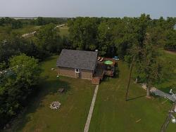 10 Vakker Beach Road Alonsa, MB R0H 1M0