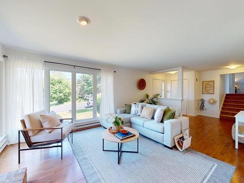 20 Grandview Drive, Wolfville, NS - Indoor Photo Showing Living Room