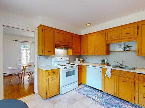 20 Grandview Drive, Wolfville, NS - Indoor Photo Showing Kitchen With Double Sink