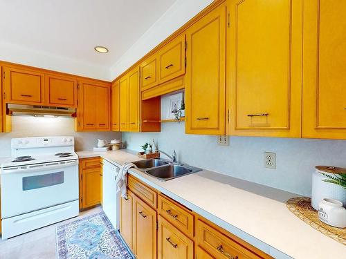 20 Grandview Drive, Wolfville, NS - Indoor Photo Showing Kitchen With Double Sink
