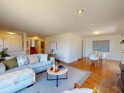 20 Grandview Drive, Wolfville, NS - Indoor Photo Showing Living Room