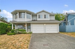 4216 Ponderosa Cres Saanich, BC V8Z 7G2