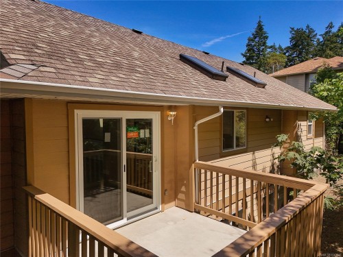 585 Hansen Ave, Langford, BC 