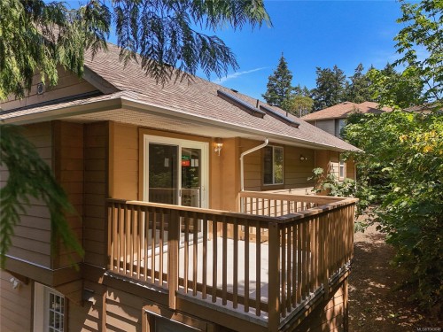 585 Hansen Ave, Langford, BC 