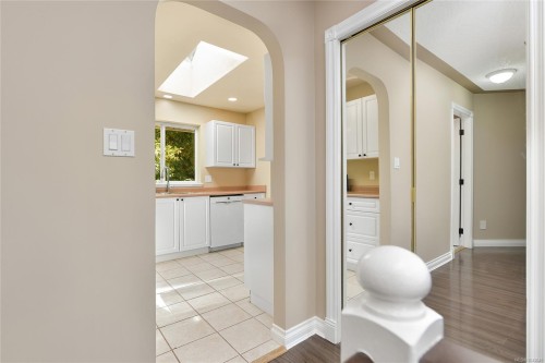 585 Hansen Ave, Langford, BC 