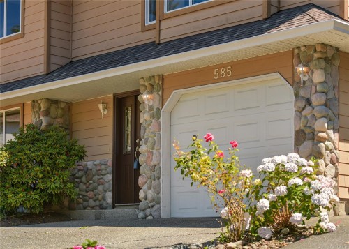 585 Hansen Ave, Langford, BC 
