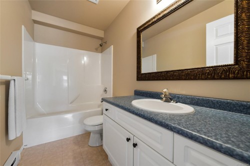 585 Hansen Ave, Langford, BC 