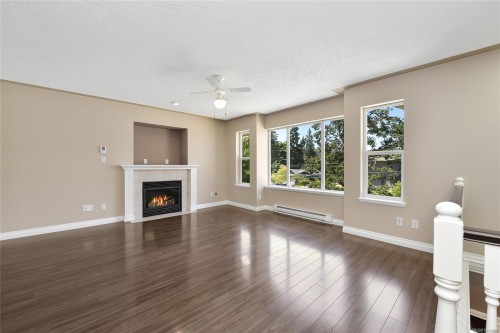 585 Hansen Ave, Langford, BC 