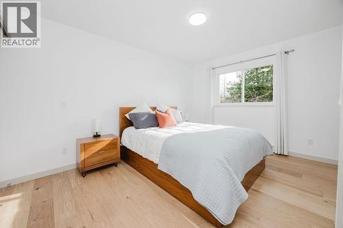 723 Tricklebrook Way, Gibsons, BC - Indoor Photo Showing Bedroom